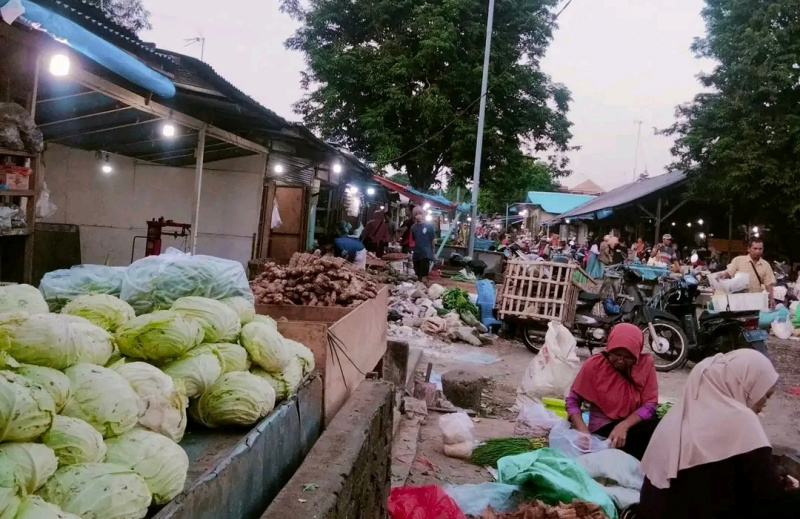 Pemeliharaan Pasar Bongkaran Tuban Pedagang Pinggir Jalan Siap Siap